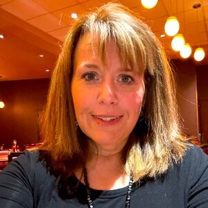 Meet your Posher, Holly